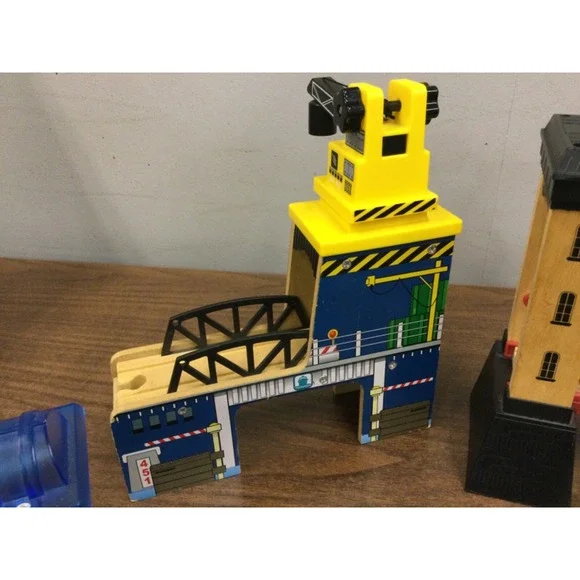 Imaginarium Structures Station Bridge Crane Cross Trestle Trees, people - Picture 8 of 9